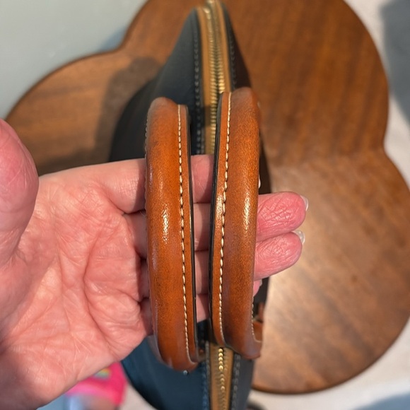 Dooney Bourke   Dome top satchel pebble, leather black/cinnamon, brown  trim EUC - Picture 17 of 17